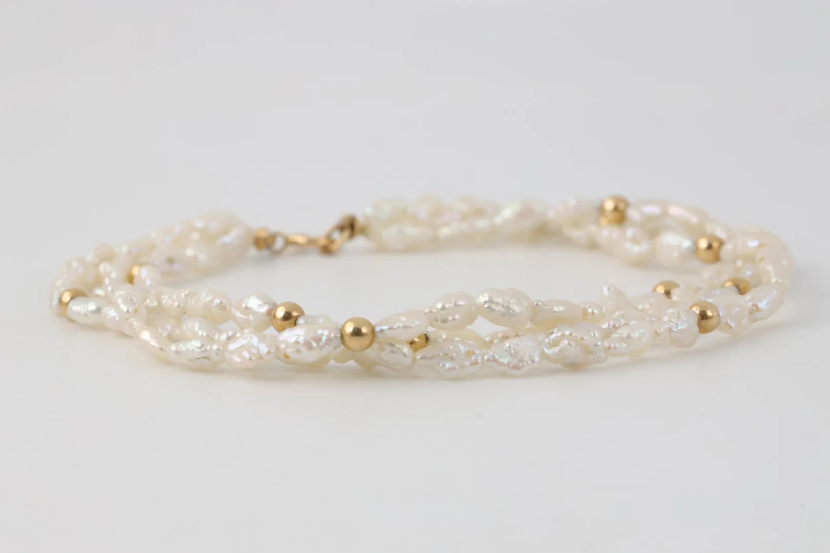 7.5" 14k Yellow Gold Pearl Bracelet with Gold Beads (6.06g.)