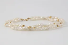 7.5" 14k Yellow Gold Pearl Bracelet with Gold Beads (6.06g.)