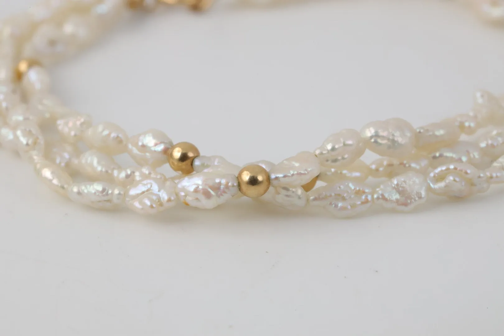 7.5" 14k Yellow Gold Pearl Bracelet with Gold Beads (6.06g.)