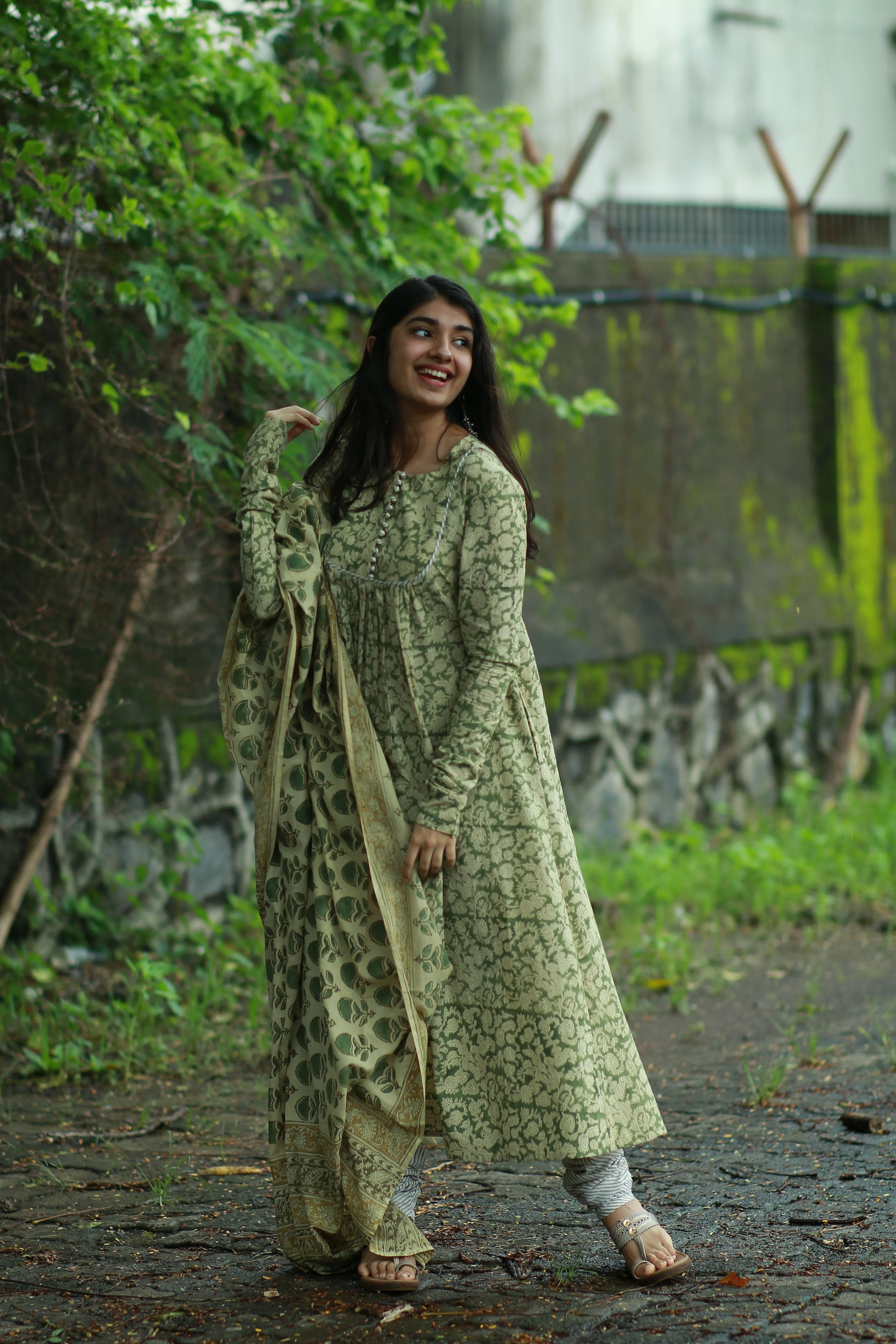 Ahaana Olive Kalamkari  Natural Dyed Chudi Sleeves Kurta