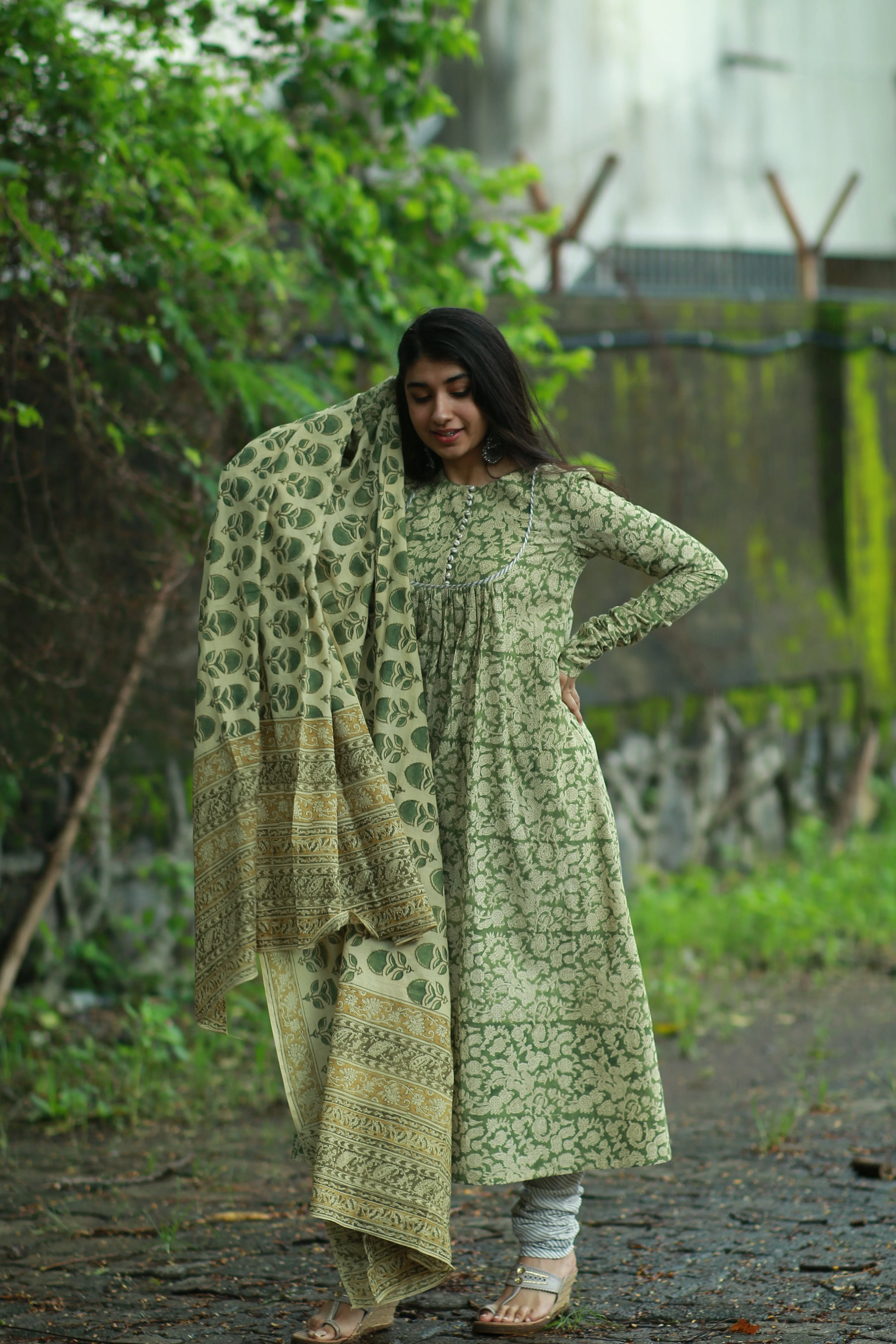 Ahaana Olive Kalamkari  Natural Dyed Chudi Sleeves Kurta