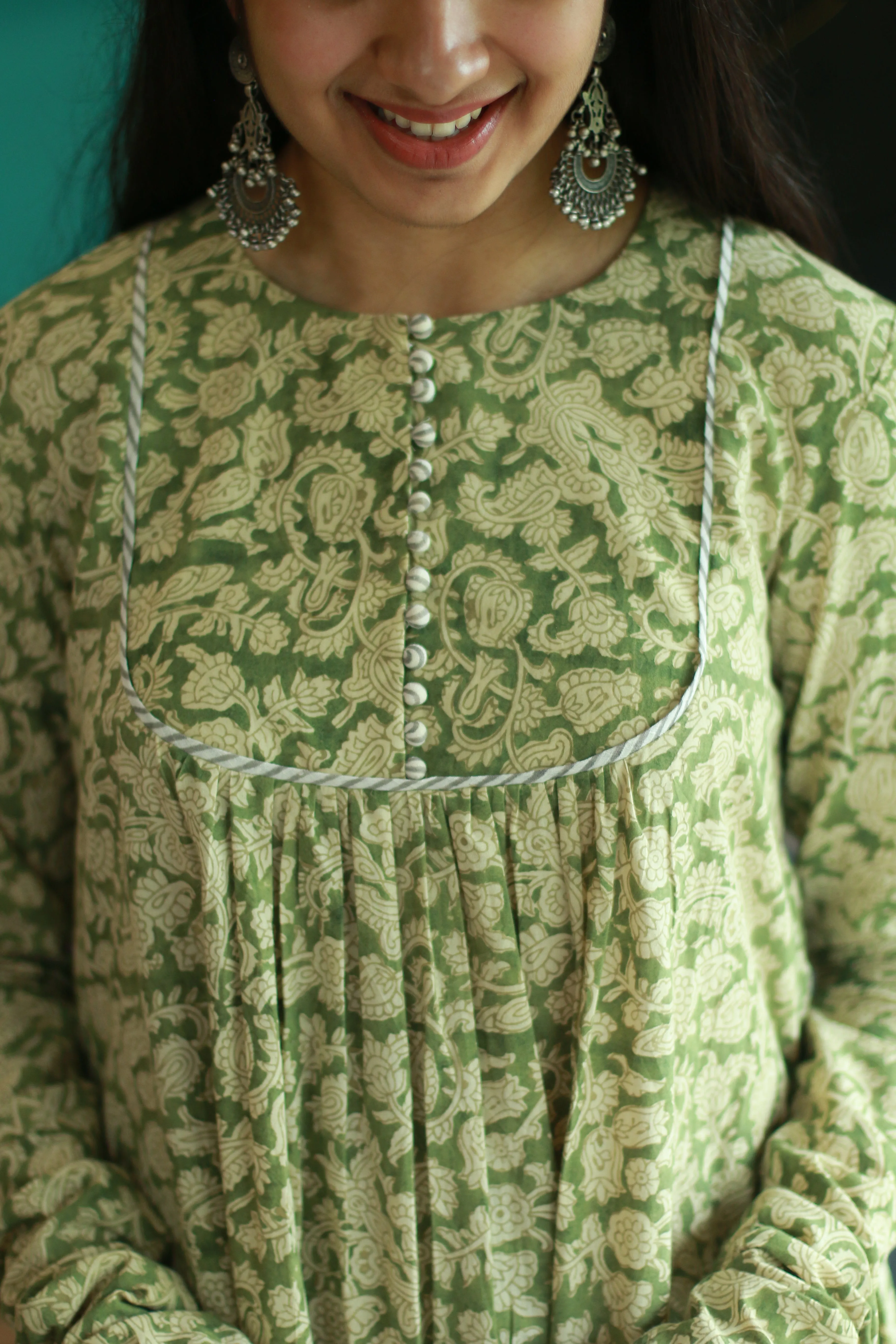 Ahaana Olive Kalamkari  Natural Dyed Chudi Sleeves Kurta