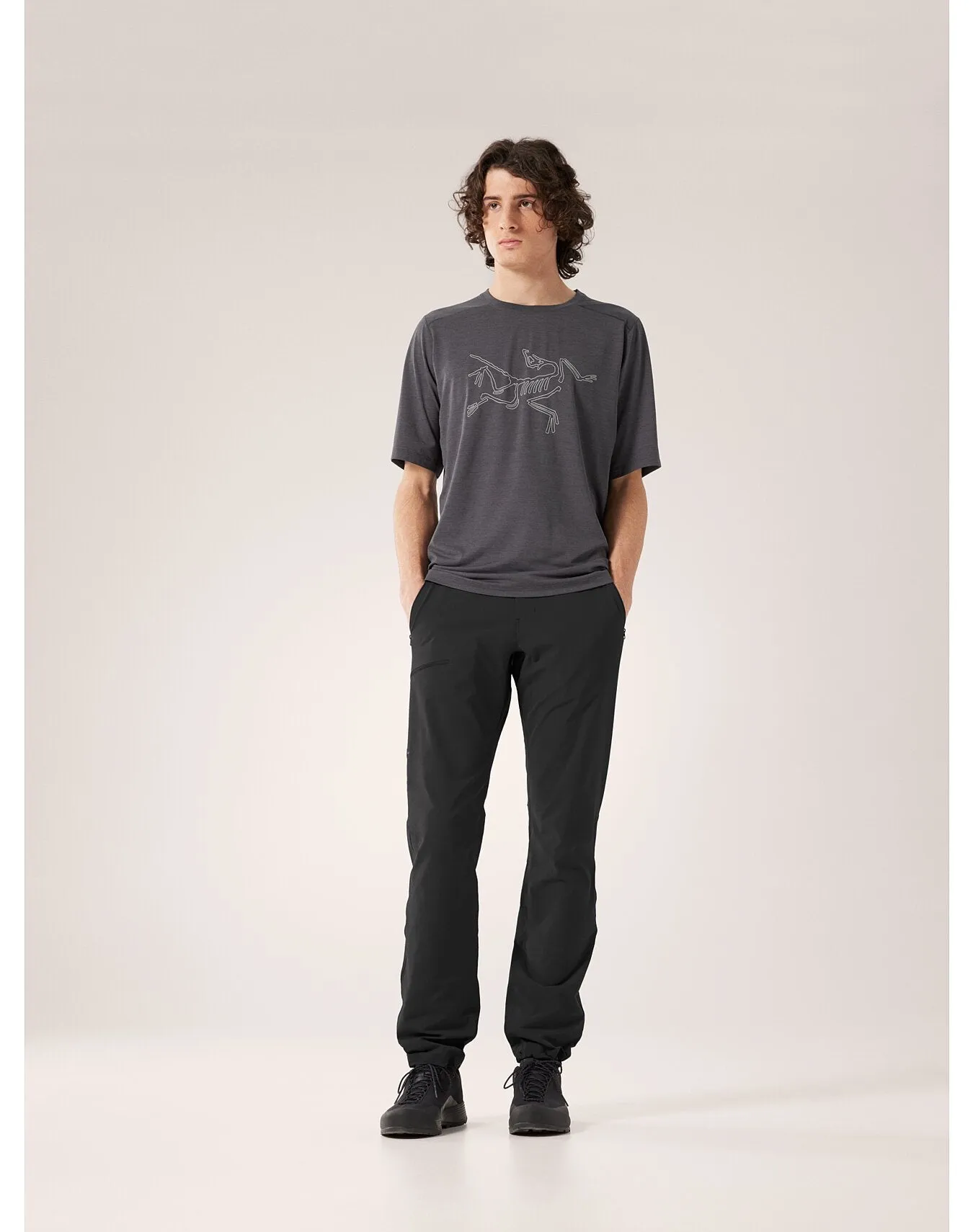 Arc'teryx Men's Cormac Logo SS Shirt in Black Heather