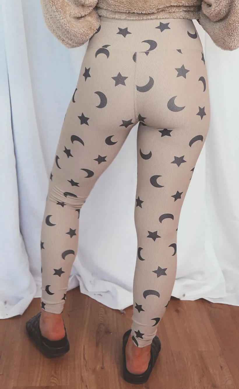 beach riot: ayla legging - the moon and stars