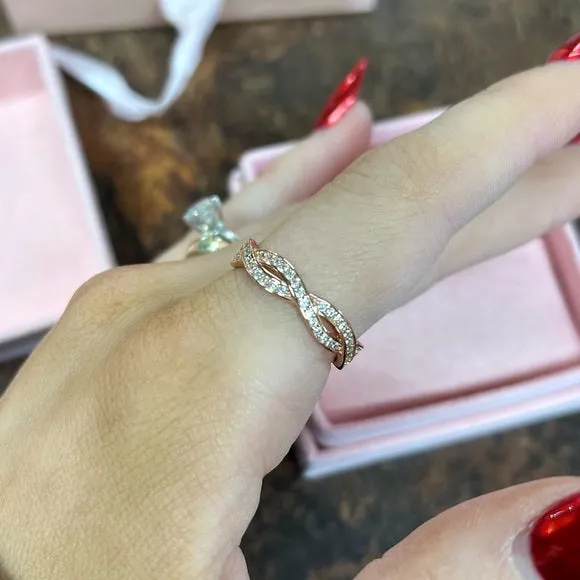 Blush & Bar Boutique Women’s Ring 18k Rose Gold ROPE 8