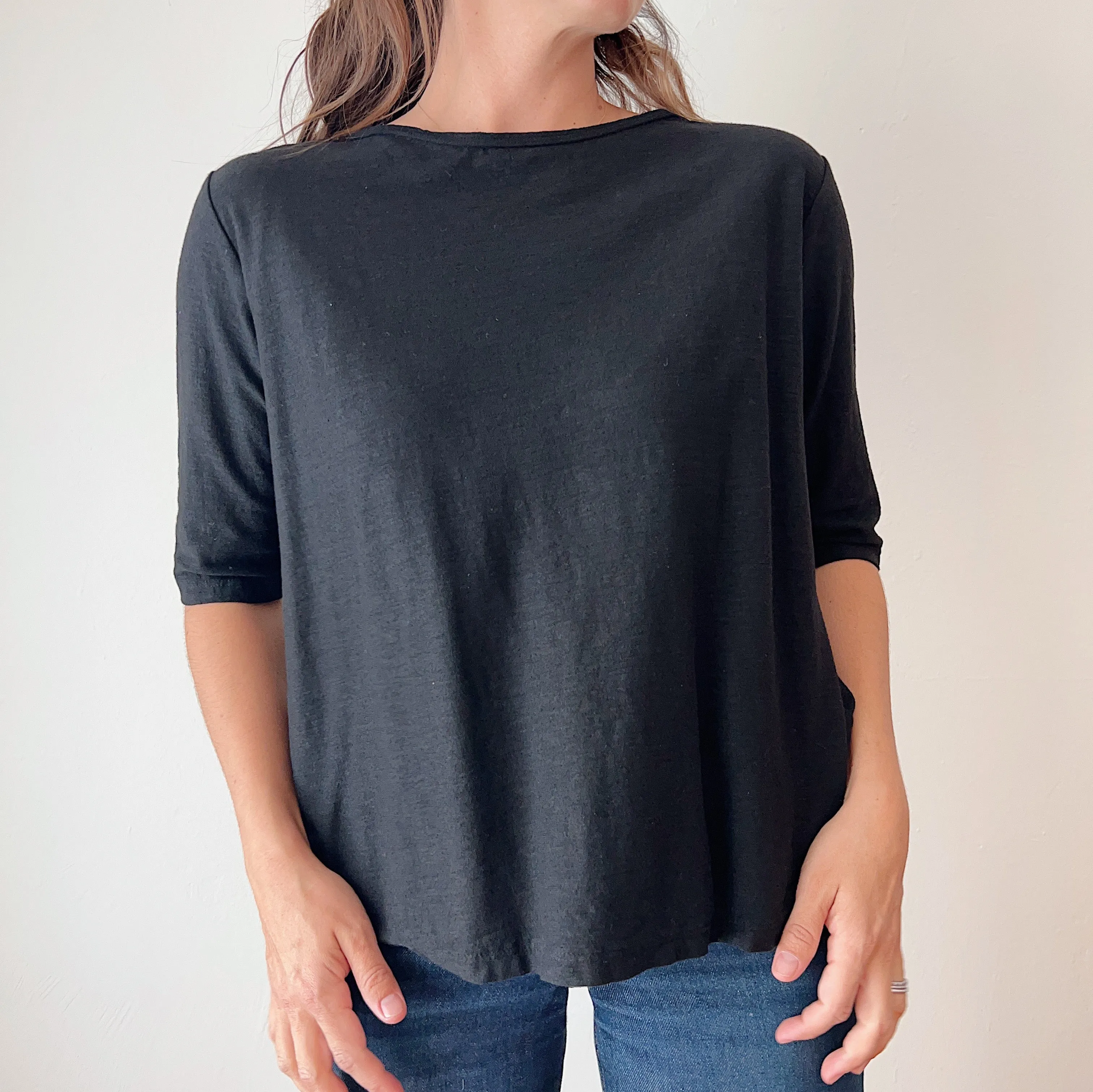 Cut Loose | Elbow Sleeve Top in Black