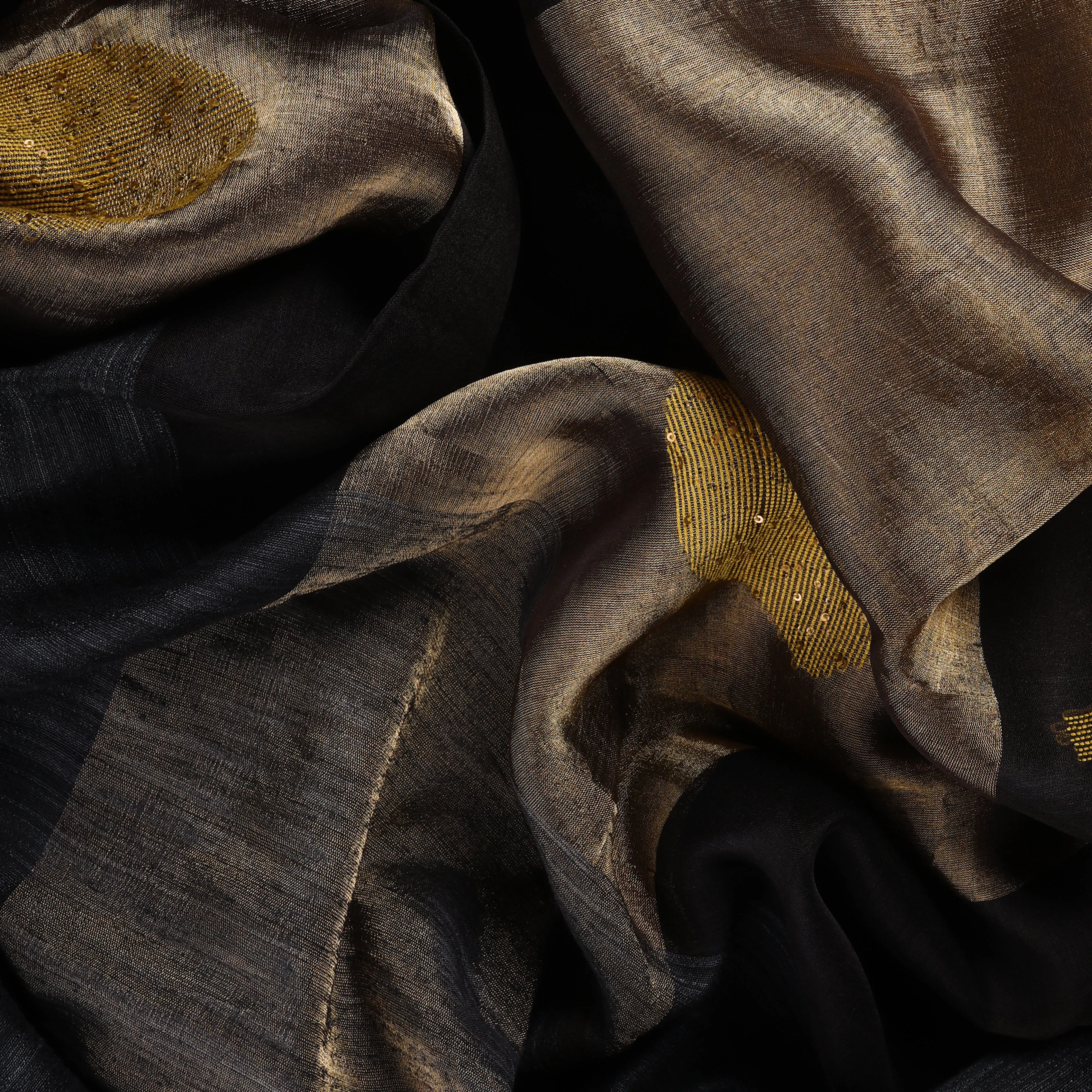 Handwoven Black and Gold Matka Silk Saree - 386T001083DSC