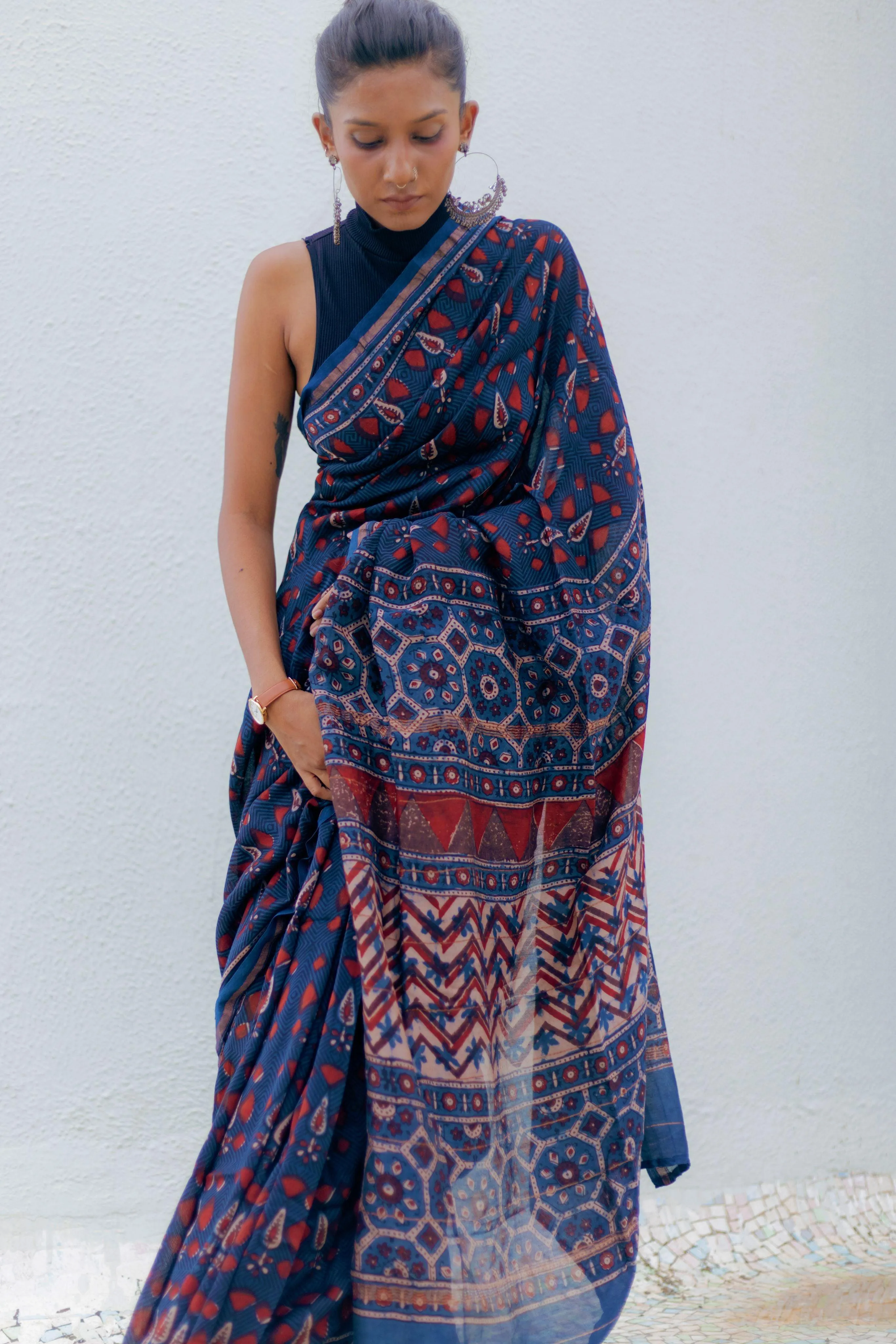 Kaisori Malhar - Dabu Pharad Trinaya Indigo handblockprinted Silk Cotton saree