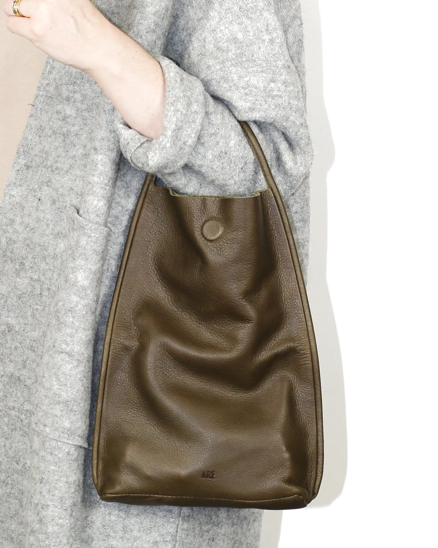 Mano Clutch – Olive