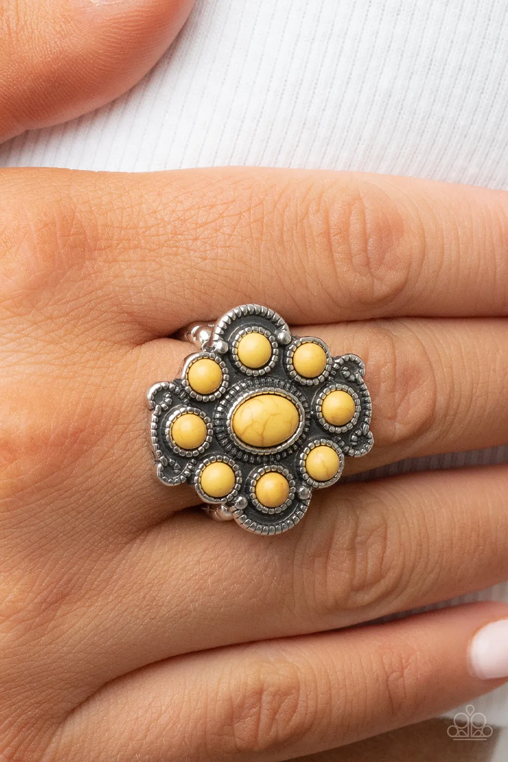 Santa Fe Fantasy - Yellow Paparazzi Ring