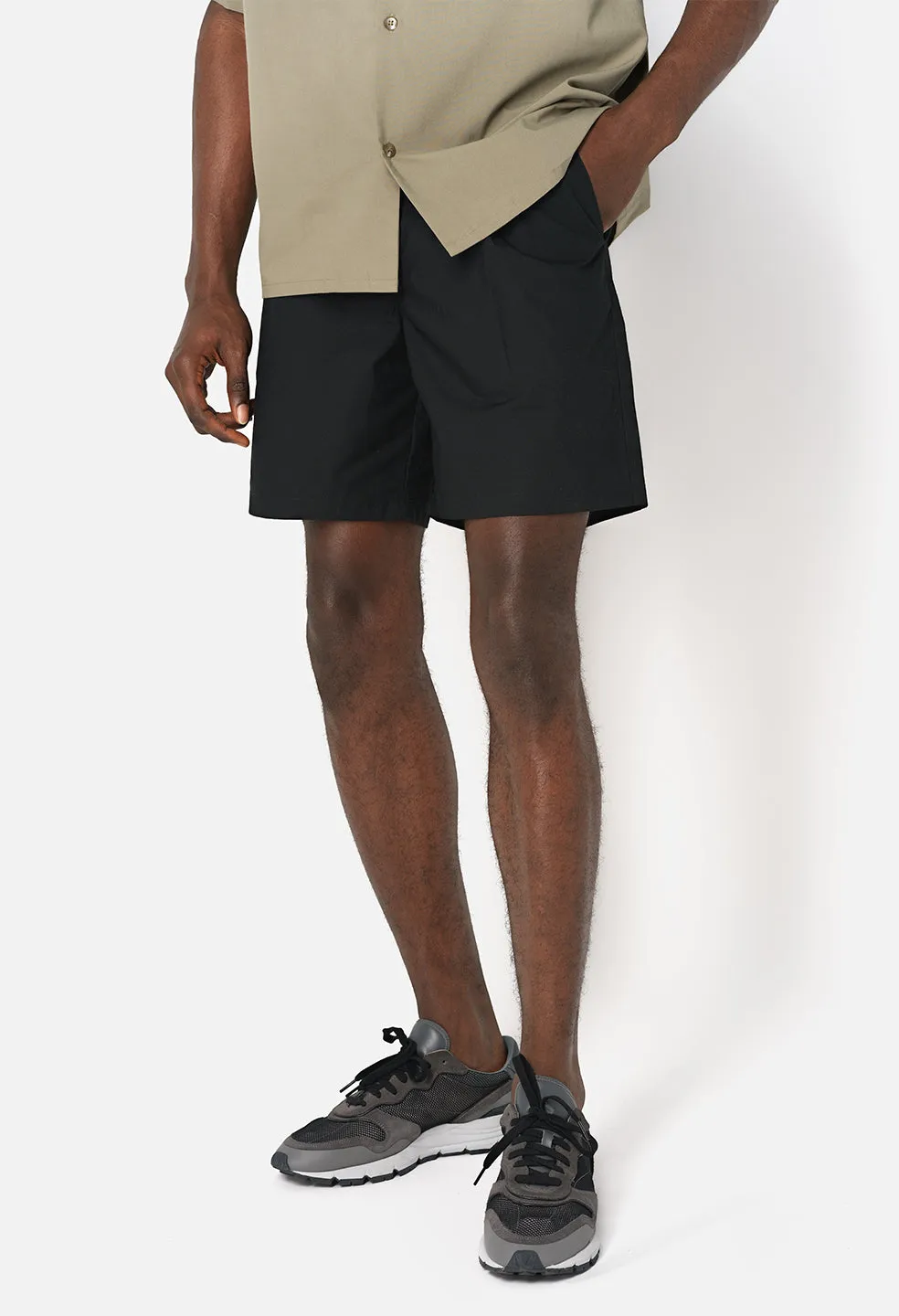 Studio Shorts / Black